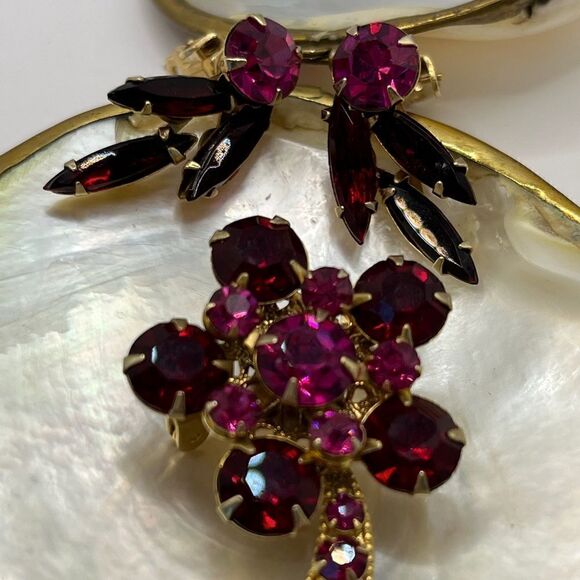 Weiss vintage set of clip earrings and brooch set - Picture 5 of 9